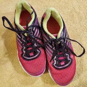 Kids Fila size 1 US sneakers